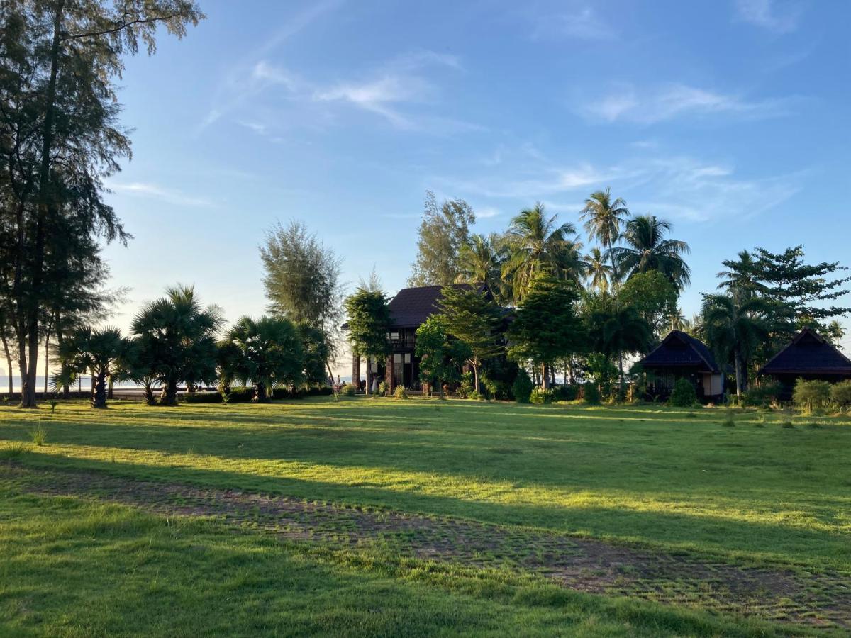 The Chevalley Beach Resort ساتون المظهر الخارجي الصورة