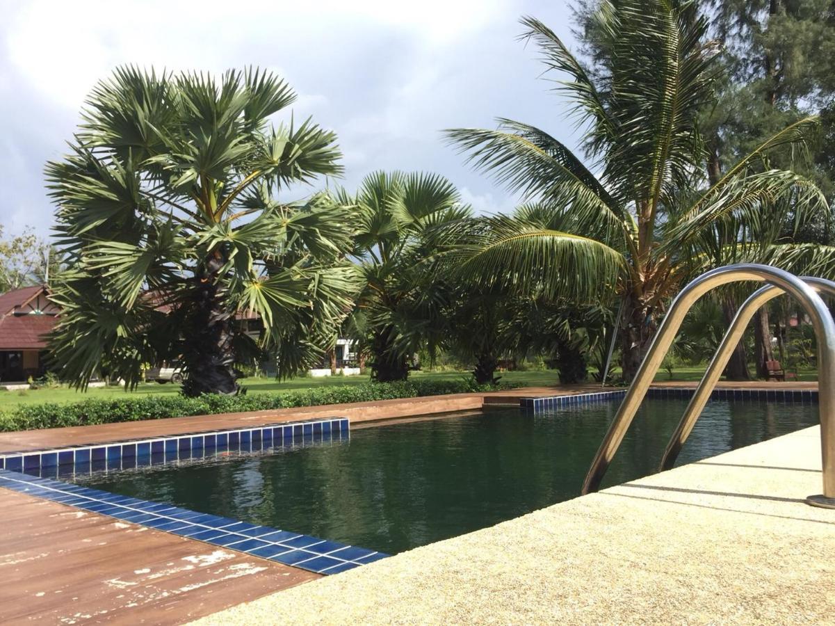 The Chevalley Beach Resort ساتون المظهر الخارجي الصورة
