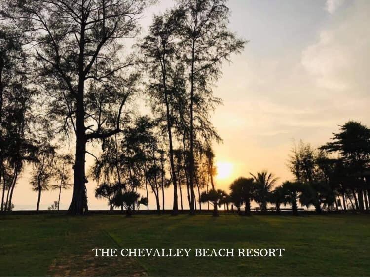 The Chevalley Beach Resort ساتون المظهر الخارجي الصورة