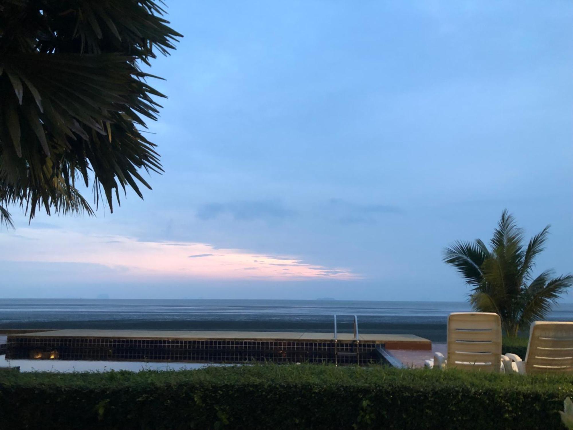 The Chevalley Beach Resort ساتون المظهر الخارجي الصورة